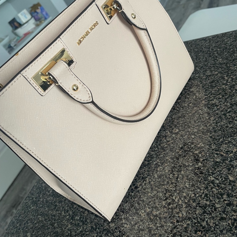 Michael Kors Quinn Md Satchel Leather